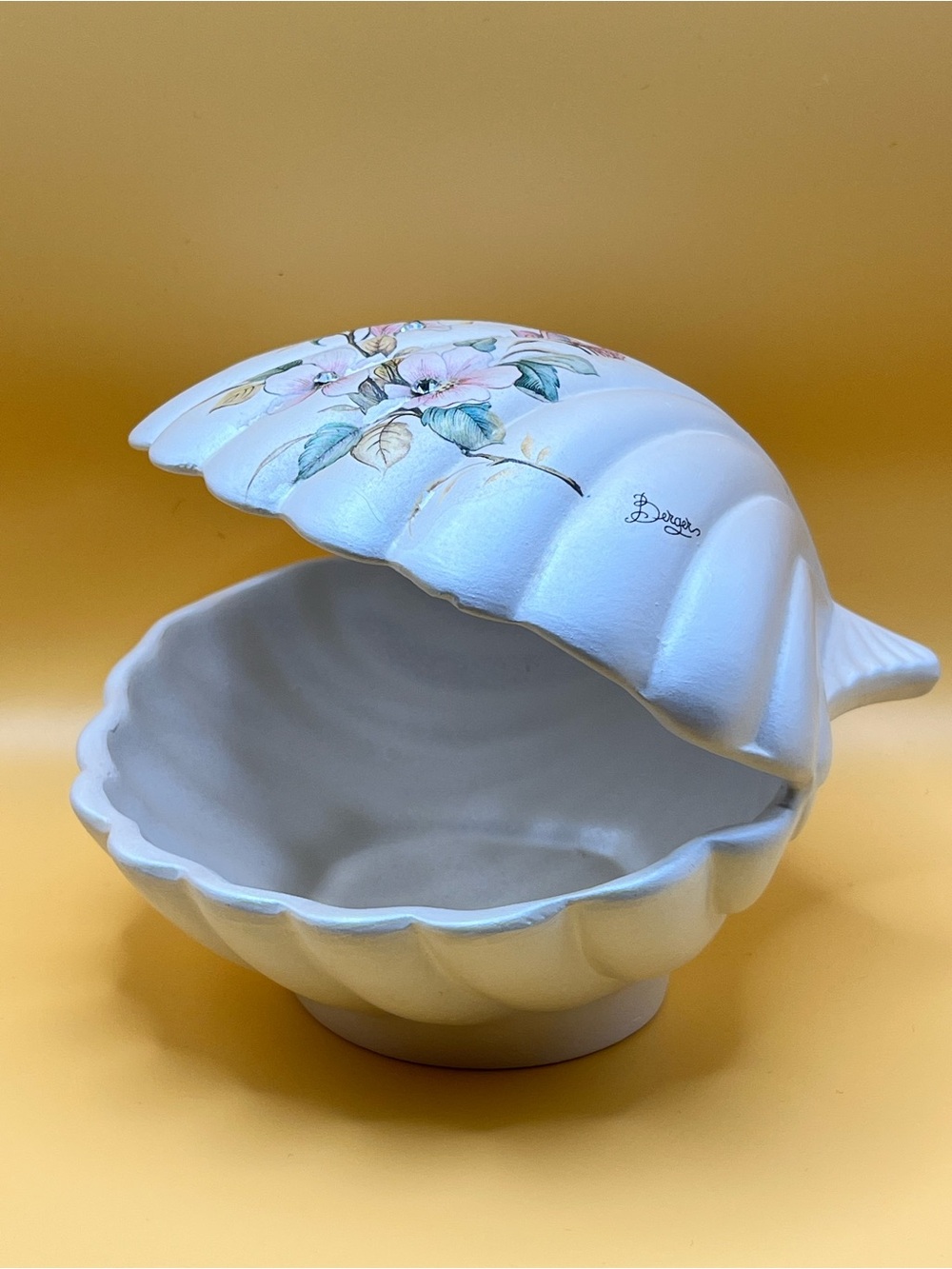 Berger White Shell Trinket Box with Floral and Rhinestone Accents